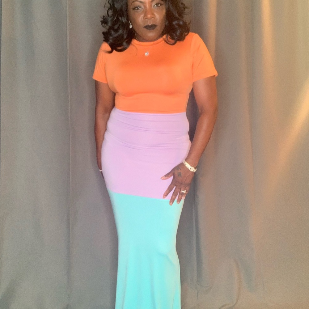 Dress - Picture 2 of 2